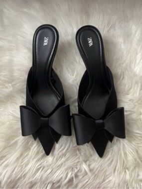 🔥🔥ZARA Black Bow Pointed Mule - Women's Slide Heels